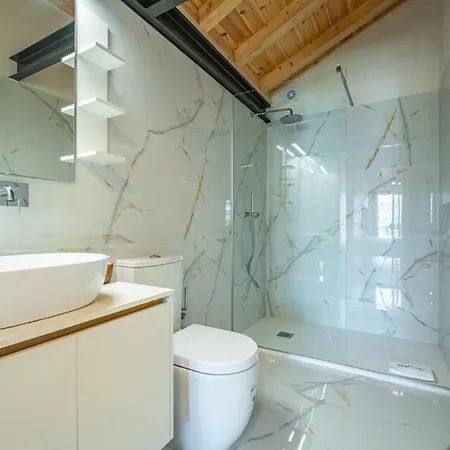Firmeza Premium Design, Space & Comfort